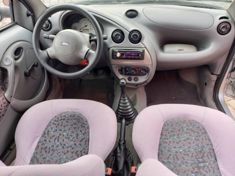 FORD - KA - 2001/2002 - Prata - R$ 15.900,00
