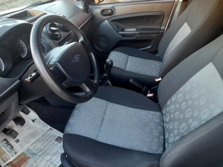 FORD - FIESTA - 2014/2014 - Branca - R$ 32.900,00