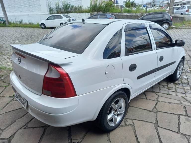 CHEVROLET - CORSA - 2002/2003 - Branca - R$ 18.900,00