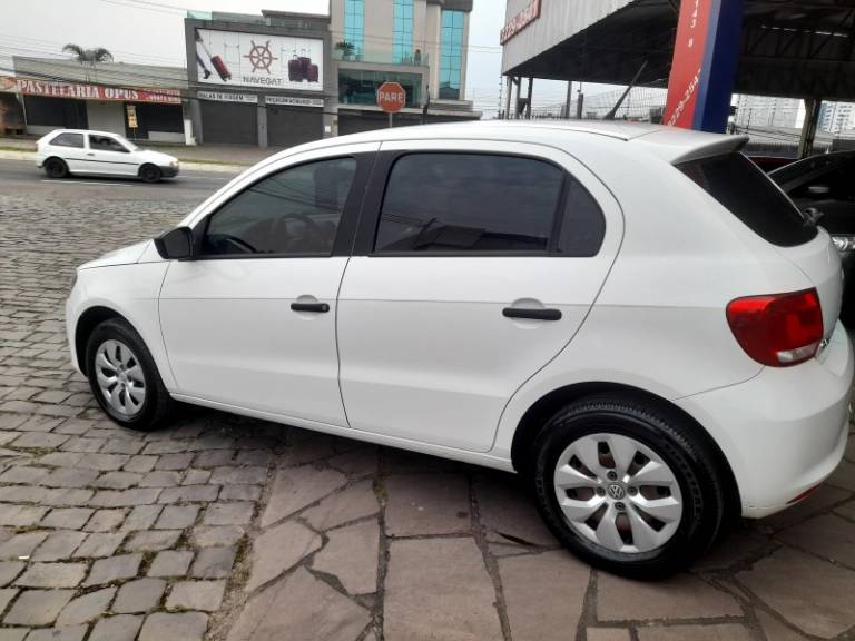 VOLKSWAGEN - GOL - 2016/2016 - Branca - R$ 42.900,00