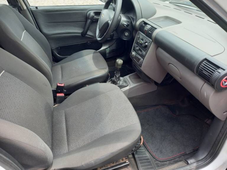 CHEVROLET - CLASSIC - 2013/2014 - Branca - R$ 25.900,00