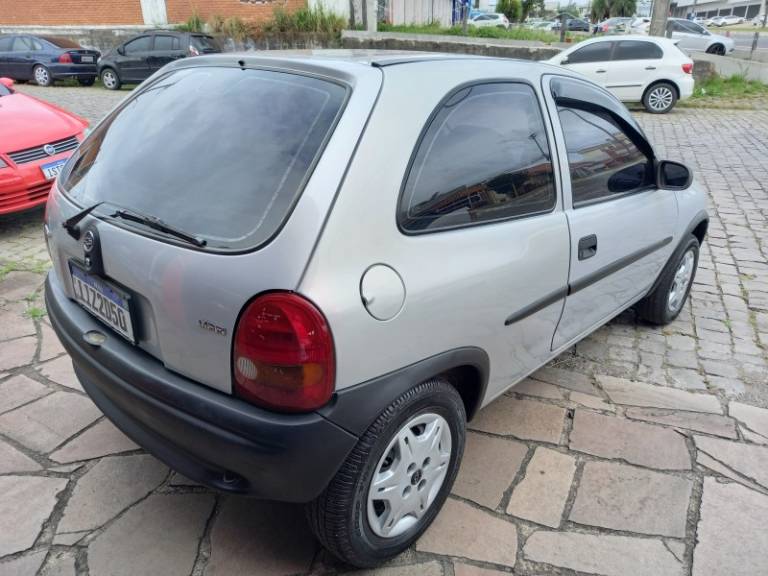 CHEVROLET - CORSA - 1999/1999 - Prata - R$ 15.900,00