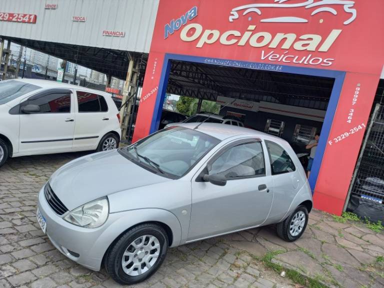 FORD - KA - 2001/2002 - Prata - R$ 15.900,00