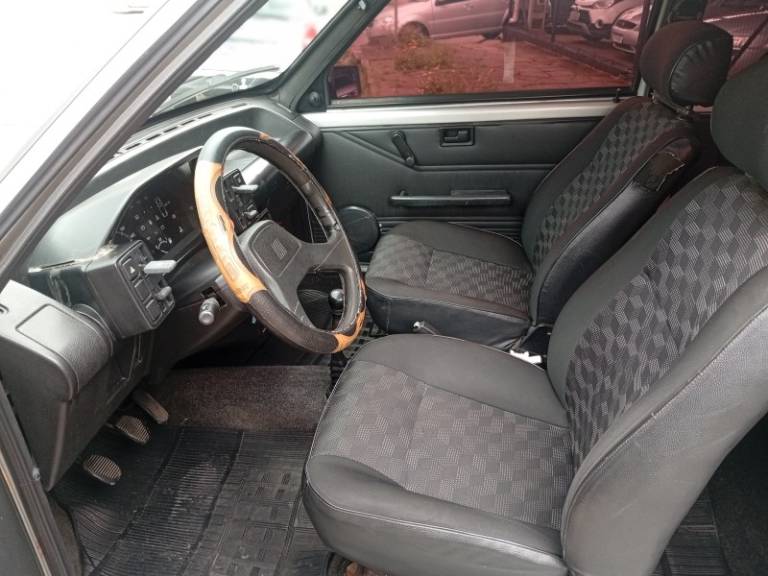 FIAT - UNO - 1993/1994 - Cinza - R$ 7.990,00
