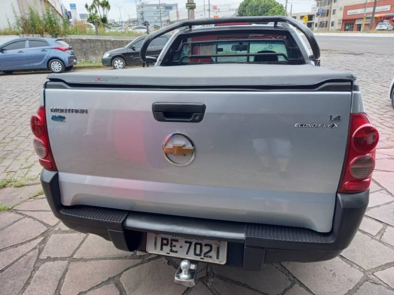 CHEVROLET - MONTANA - 2008/2009 - Prata - R$ 36.900,00