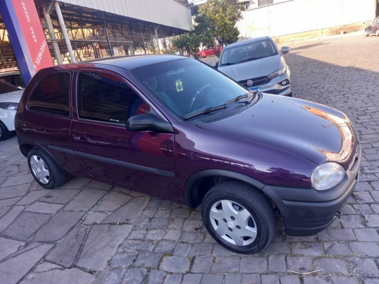 CHEVROLET - CORSA - 1997/1997 - Roxa - R$ 15.900,00
