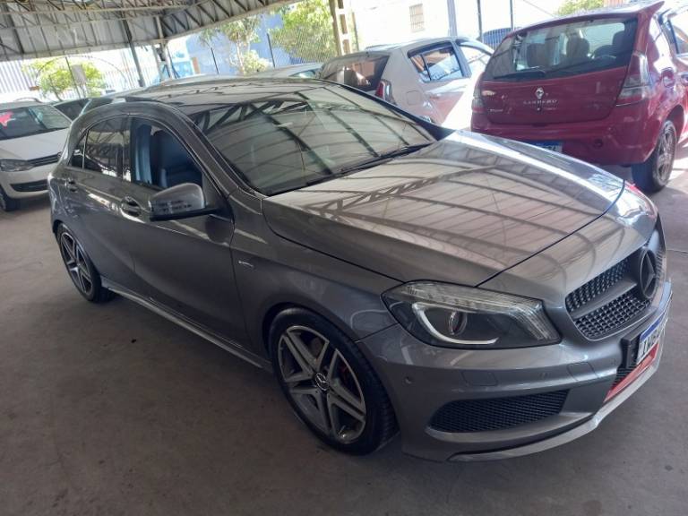 MERCEDES-BENZ - A 250 - 2014/2015 - Cinza - R$ 125.900,00
