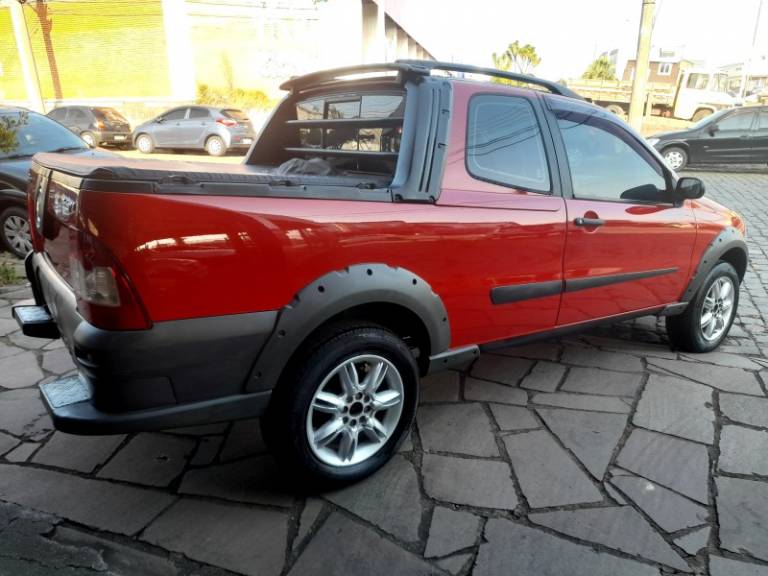 FIAT - STRADA - 2011/2011 - Vermelha - R$ 45.900,00