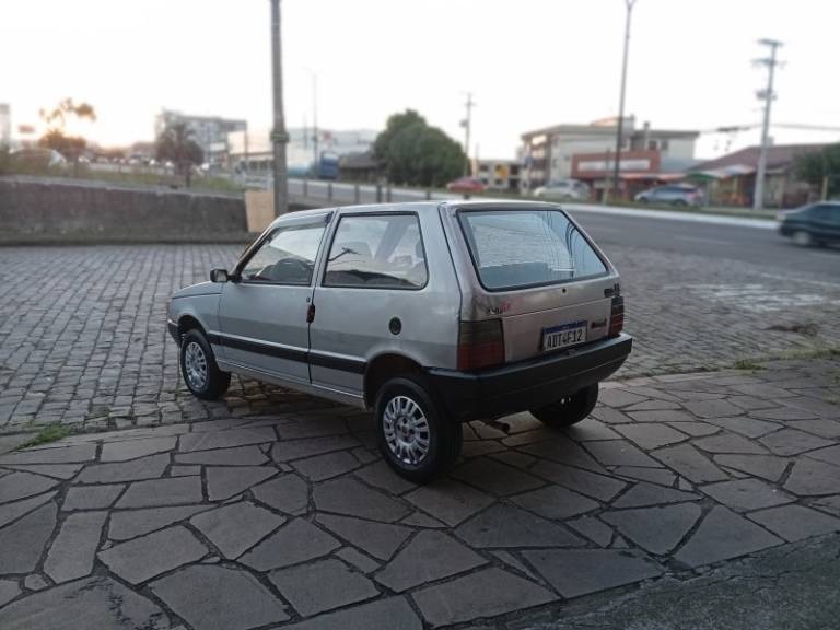 FIAT - UNO - 1993/1993 - Cinza - R$ 6.990,00
