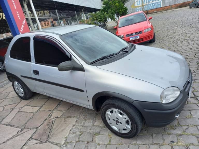 CHEVROLET - CORSA - 1999/1999 - Prata - R$ 15.900,00