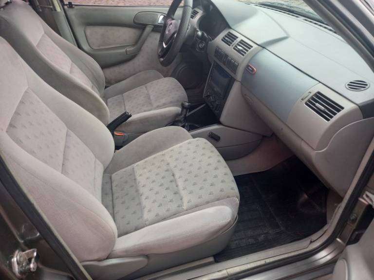 VOLKSWAGEN - GOL - 1999/2000 - Cinza - R$ 24.900,00