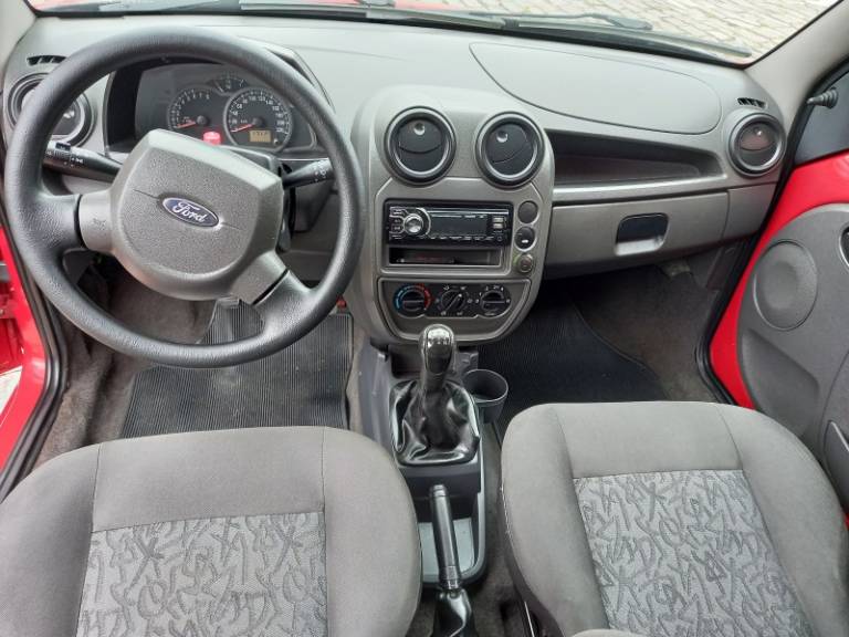 FORD - KA - 2010/2011 - Vermelha - R$ 21.900,00