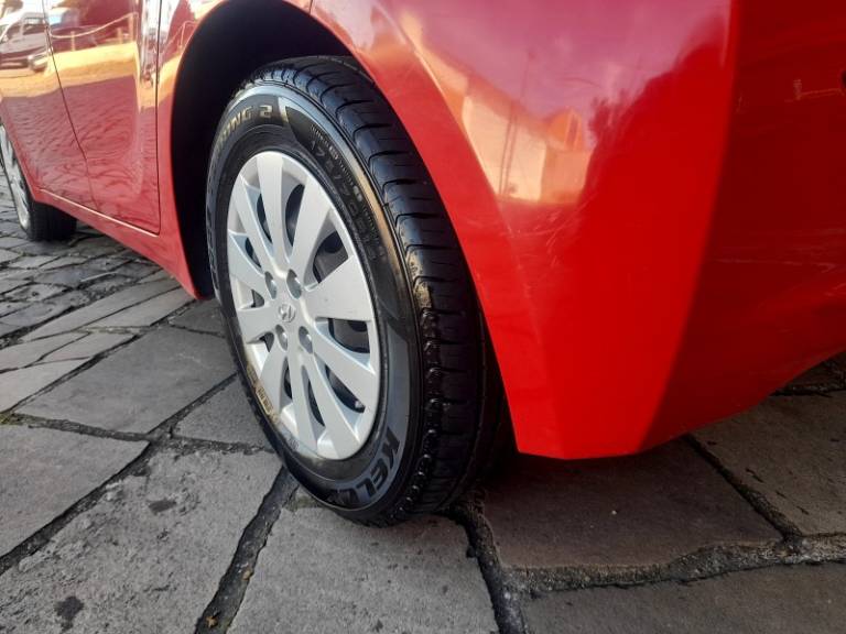 HYUNDAI - HB20 - 2013/2013 - Vermelha - R$ 42.900,00