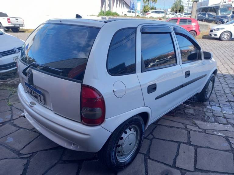 CHEVROLET - CORSA - 2001/2001 - Branca - R$ 19.500,00