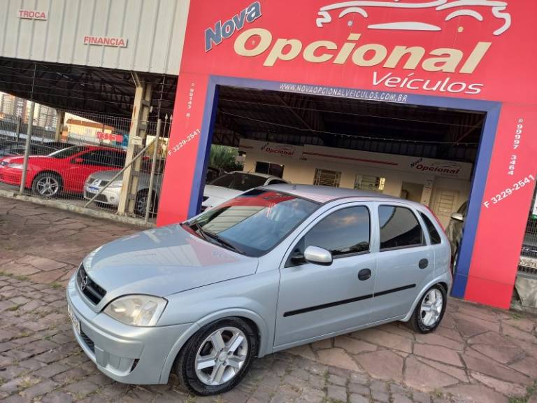 CHEVROLET - CORSA - 2006/2006 - Prata - R$ 23.990,00