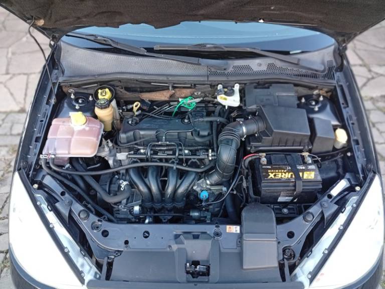 FORD - FOCUS - 2009/2009 - Preta - R$ 28.990,00