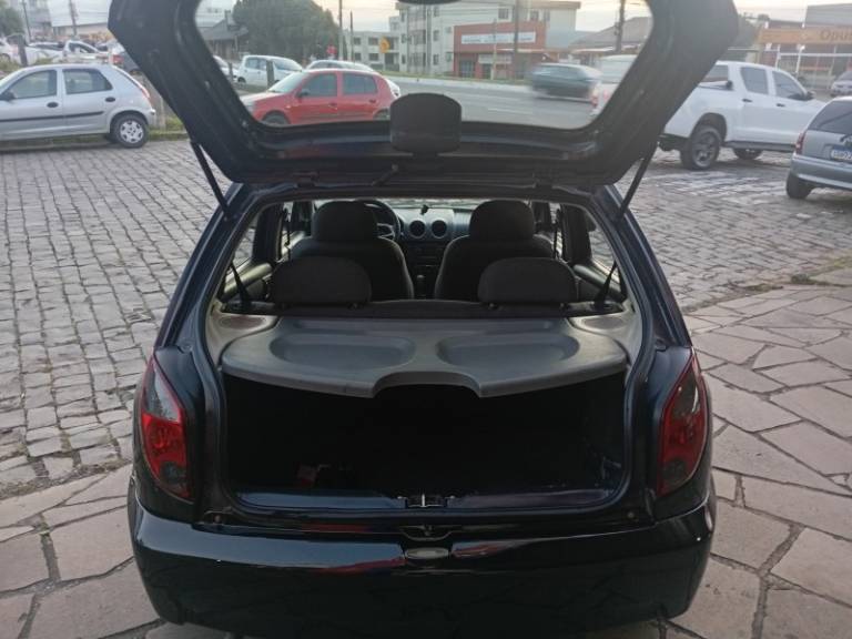 CHEVROLET - CELTA - 2011/2012 - Preta - R$ 25.990,00