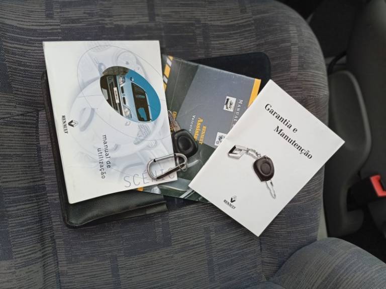 RENAULT - SCÉNIC - 2002/2003 - Verde - R$ 10.990,00