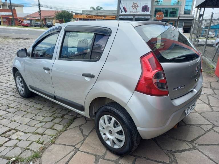 RENAULT - SANDERO - 2010/2011 - Prata - R$ 22.500,00