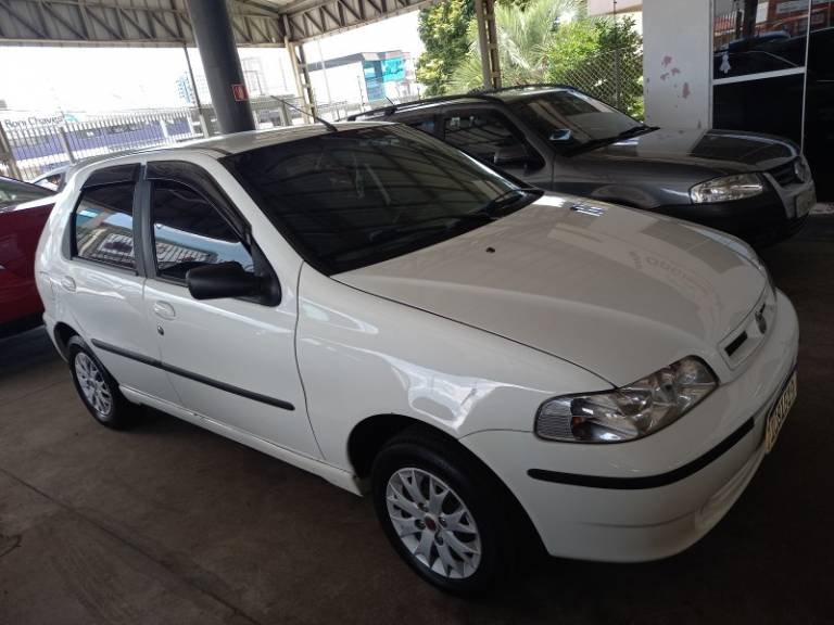 FIAT - PALIO - 2000/2001 - Branca - R$ 20.000,00