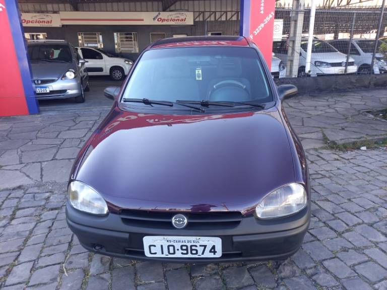 CHEVROLET - CORSA - 1997/1997 - Roxa - R$ 15.900,00