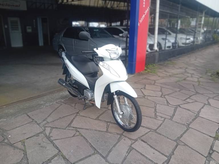 HONDA - BIZ 110I - 2022/2022 - Branca - R$ 11.990,00