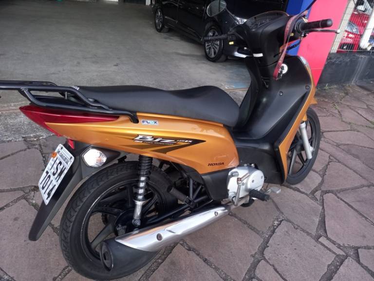 HONDA - BIZ 125 - 2011/2011 - Amarela - R$ 10.900,00