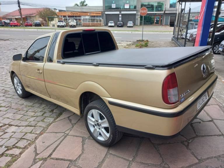 VOLKSWAGEN - SAVEIRO - 2001/2002 - Bege - R$ 36.900,00