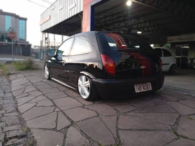 CHEVROLET - CELTA - 2002/2002 - Preta - R$ 17.990,00