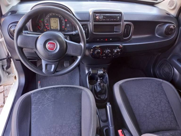 FIAT - MOBI - 2017/2018 - Branca - R$ 43.900,00