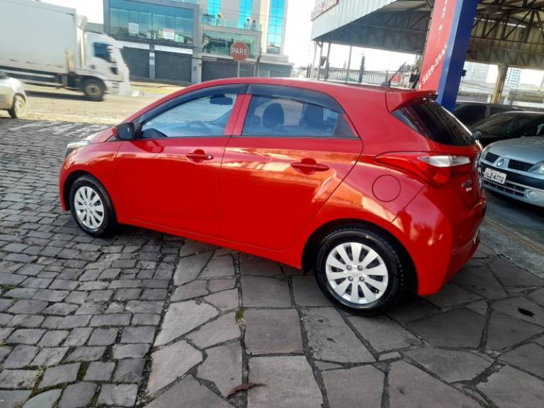 HYUNDAI - HB20 - 2013/2013 - Vermelha - R$ 42.900,00