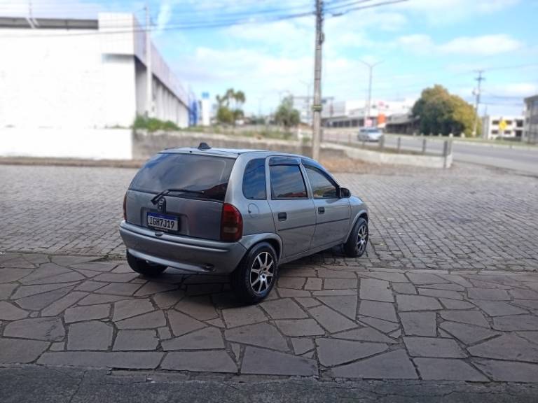 CHEVROLET - CORSA - 1997/1997 - Prata - R$ 17.990,00