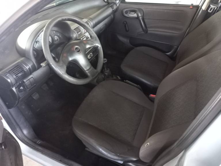 CHEVROLET - CLASSIC - 2007/2008 - Prata - R$ 18.900,00