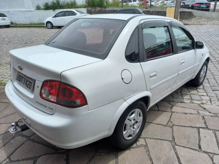 CHEVROLET - CLASSIC - 2013/2014 - Branca - R$ 25.900,00