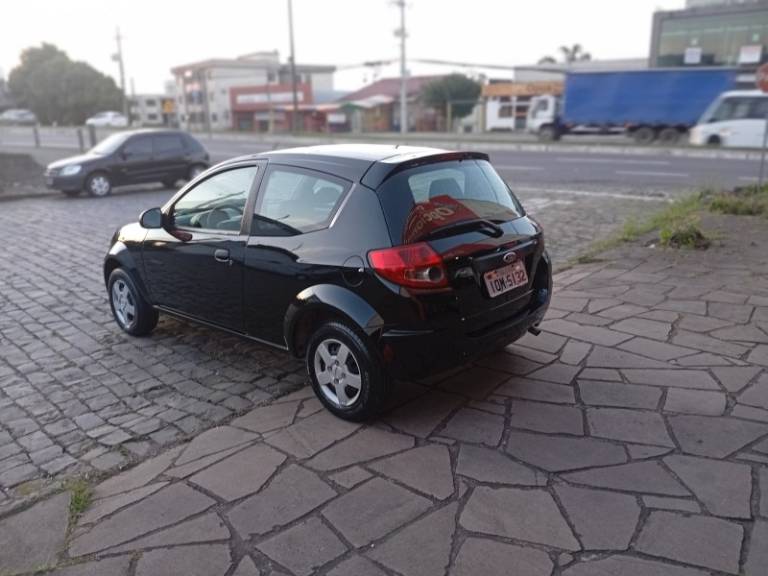 FORD - KA - 2008/2009 - Preta - R$ 21.990,00
