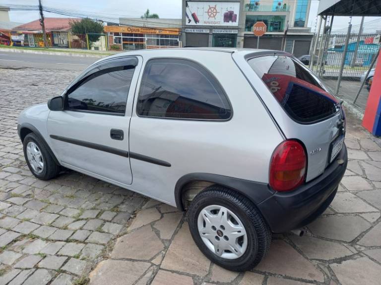 CHEVROLET - CORSA - 1999/1999 - Prata - R$ 15.900,00