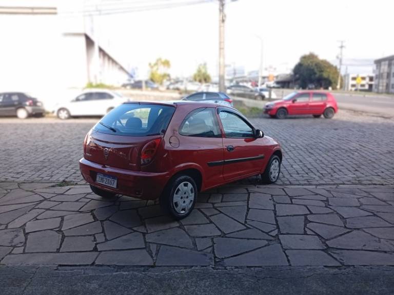 CHEVROLET - CELTA - 2004/2005 - Vermelha - R$ 16.990,00