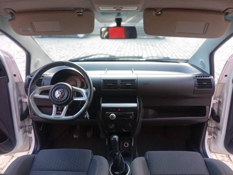VOLKSWAGEN - FOX - 2008/2009 - Branca - R$ 15.990,00