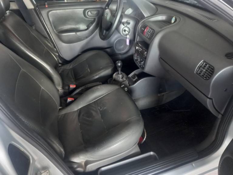 CHEVROLET - MONTANA - 2008/2009 - Prata - R$ 35.900,00