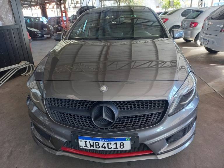 MERCEDES-BENZ - A 250 - 2014/2015 - Cinza - R$ 125.900,00