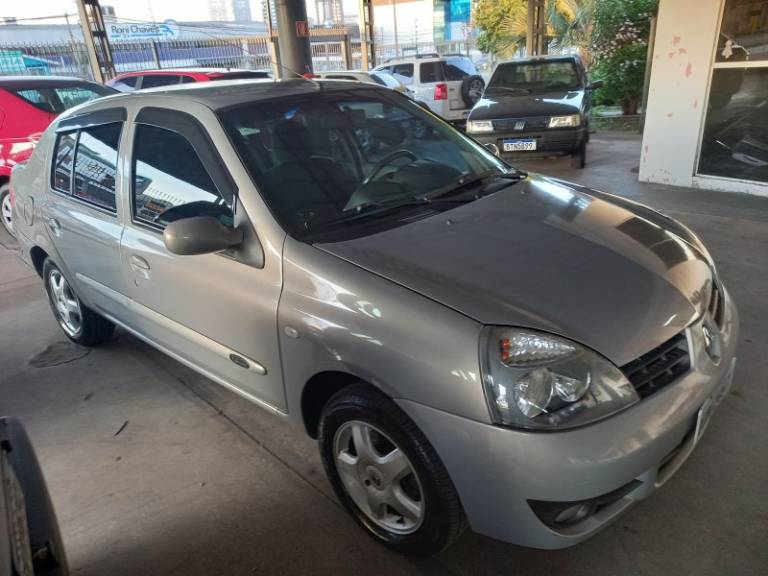 RENAULT - CLIO - 2007/2008 - Bege - R$ 24.900,00