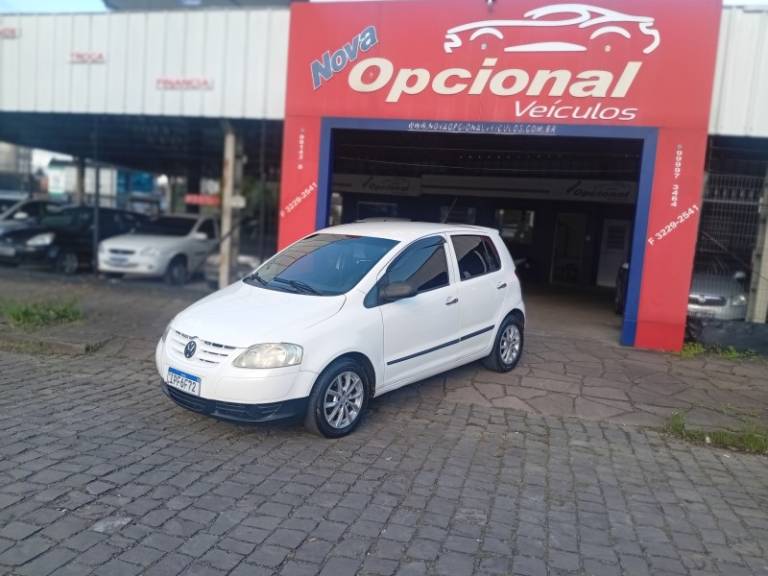 VOLKSWAGEN - FOX - 2008/2009 - Branca - R$ 15.990,00