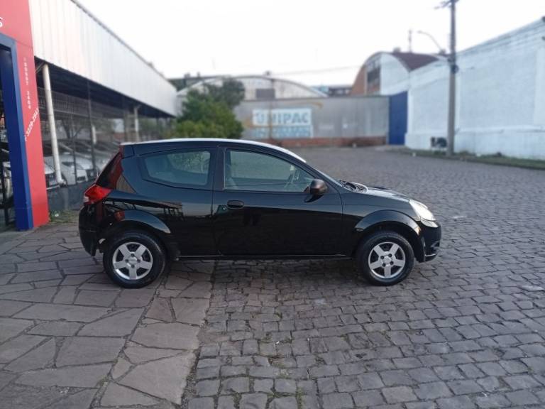 FORD - KA - 2008/2009 - Preta - R$ 21.990,00