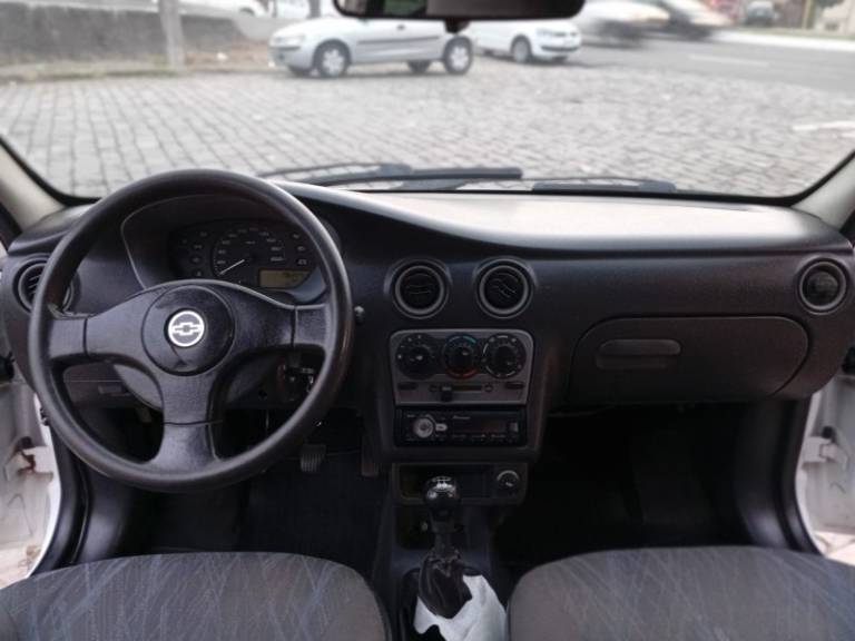 CHEVROLET - CELTA - 2004/2005 - Branca - R$ 17.990,00