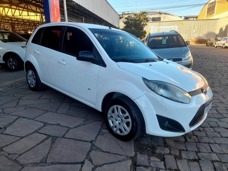 FORD - FIESTA - 2014/2014 - Branca - R$ 32.900,00