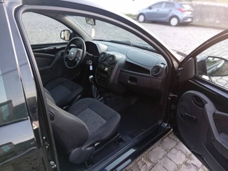 FORD - KA - 2008/2009 - Preta - R$ 21.990,00
