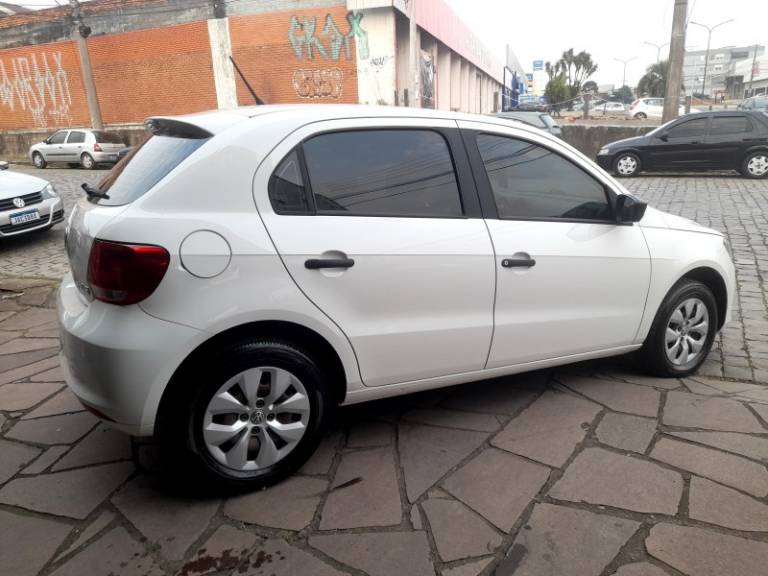 VOLKSWAGEN - GOL - 2016/2016 - Branca - R$ 42.900,00