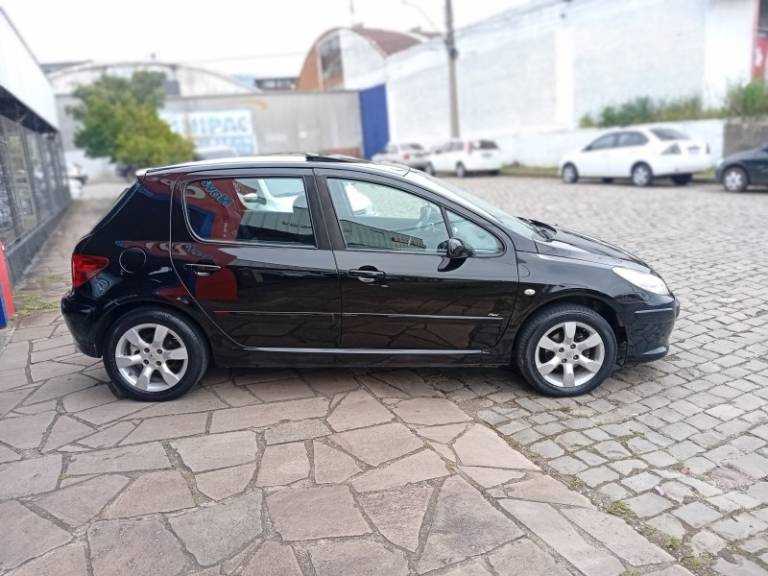 PEUGEOT - 307 - 2008/2009 - Preta - R$ 25.990,00