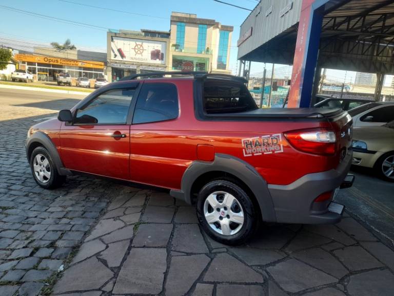 FIAT - STRADA - 2015/2015 - Vermelha - R$ 57.900,00