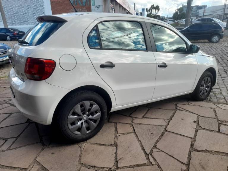 VOLKSWAGEN - GOL - 2015/2015 - Branca - R$ 39.900,00